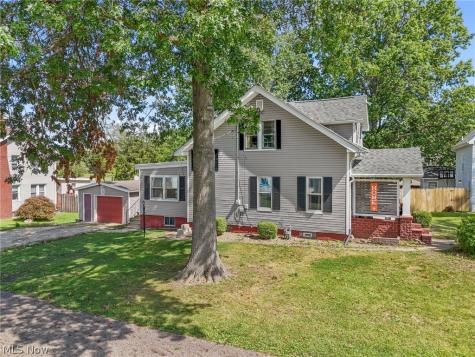 3051 Perrydale Street NW Uniontown OH 44685