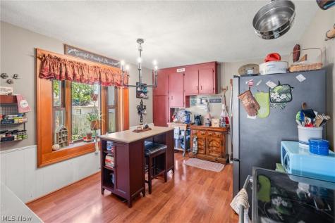 3051 Perrydale Street NW Uniontown OH 44685