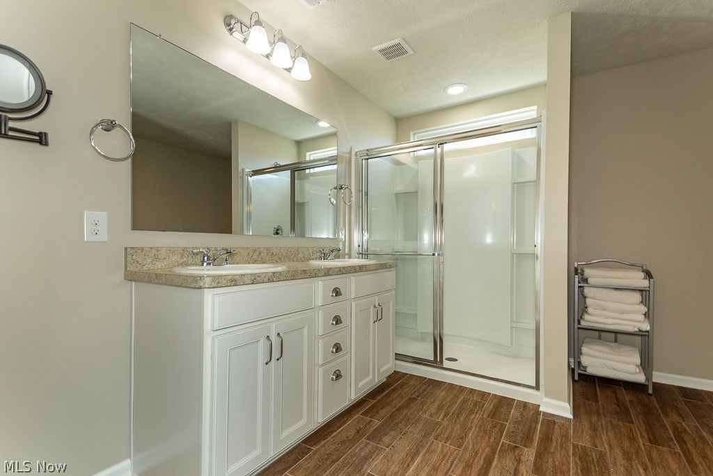 8024 Heatherglen Drive Mentor OH 44060