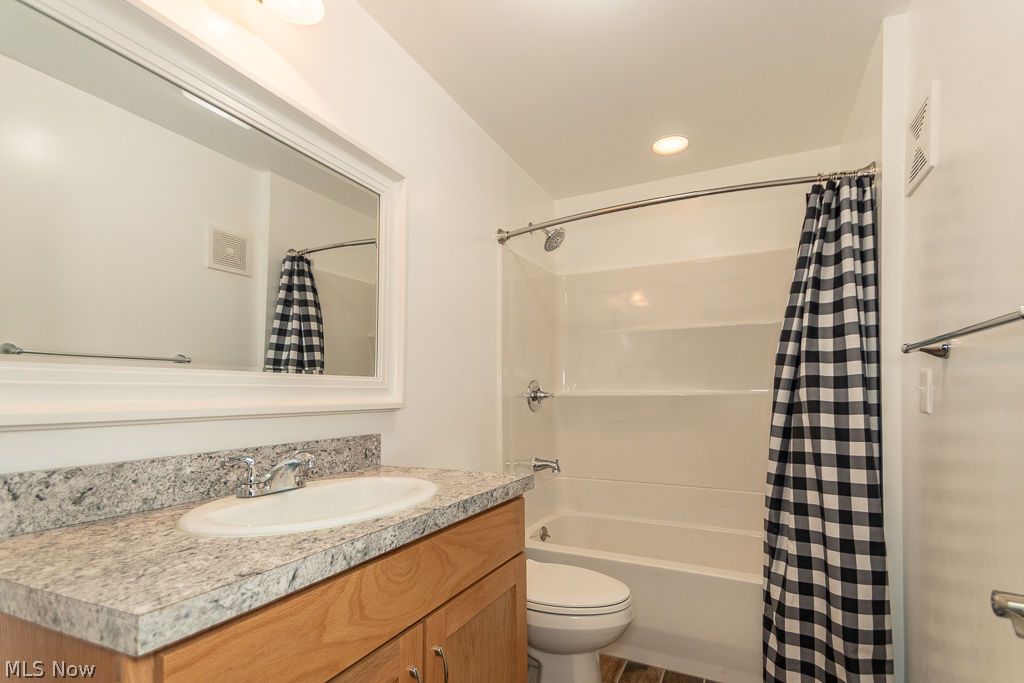 8024 Heatherglen Drive Mentor OH 44060