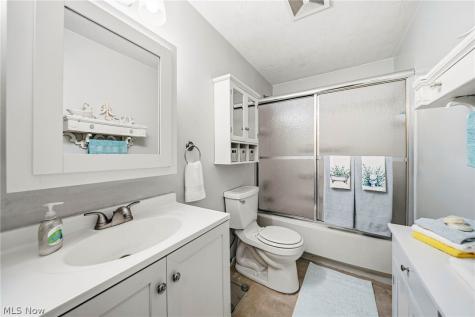5487 Oak Ridge Drive Willoughby OH 44094