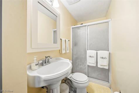 5487 Oak Ridge Drive Willoughby OH 44094