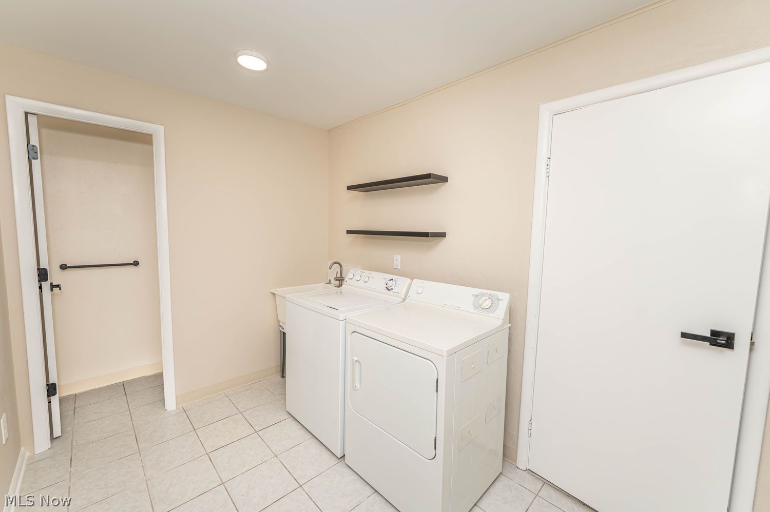 492 Jeannette Drive Richmond Heights OH 44143