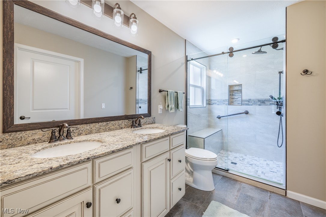 820 Sunrise Circle Aurora OH 44202