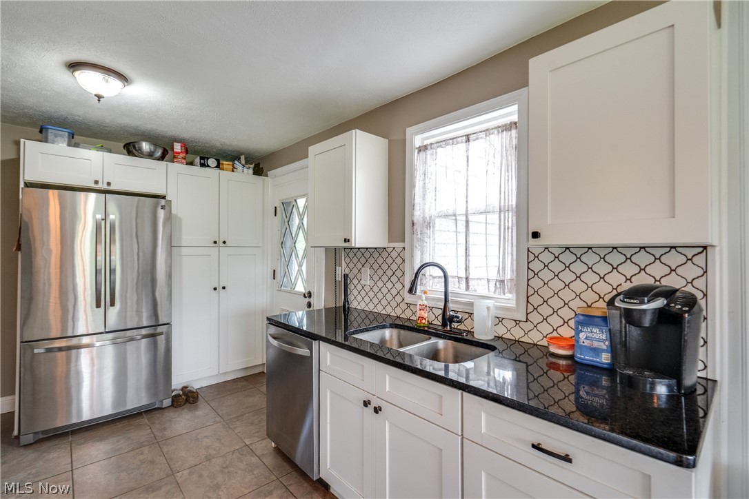 1682 S County Line Road Geneva OH 44041