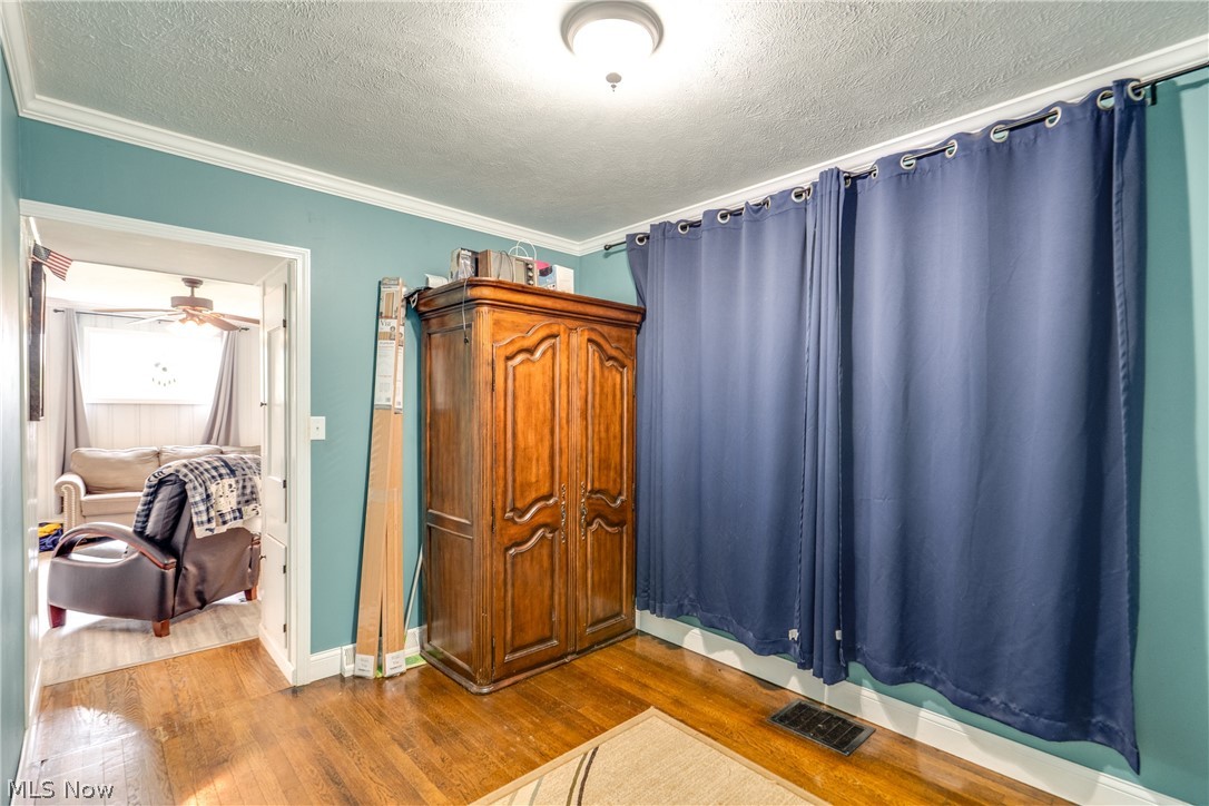 1682 S County Line Road Geneva OH 44041
