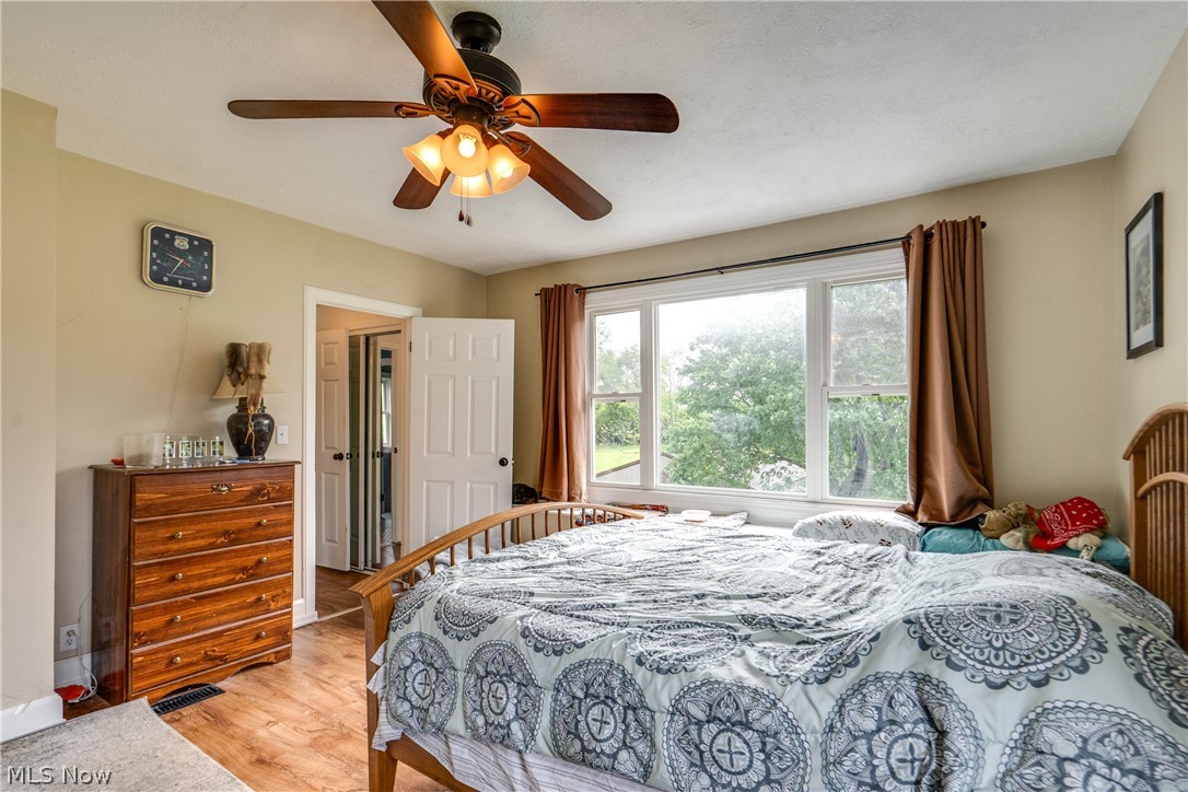 1682 S County Line Road Geneva OH 44041