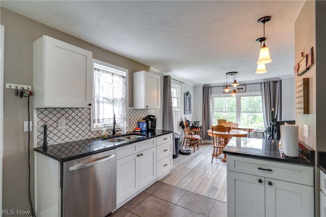1682 S County Line Road Geneva OH 44041
