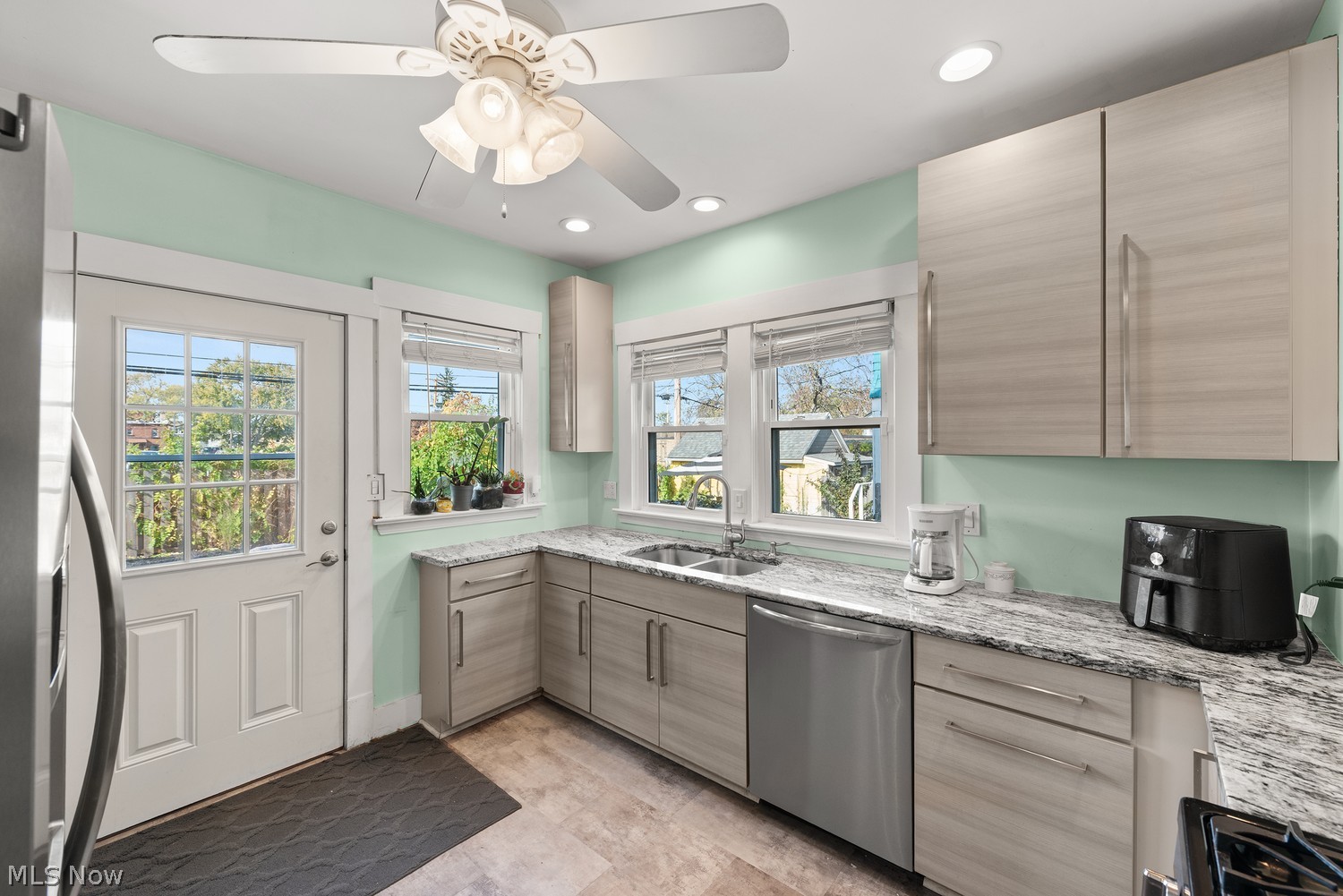 1354 Lakewood Avenue Lakewood OH 44107