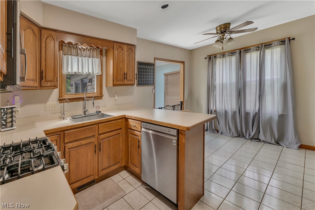 8241 Akron Canfield Road Canfield OH 44406