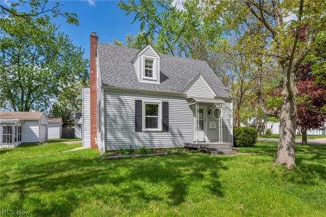 228 Sanford Street Ravenna OH 44266