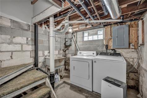 228 Sanford Street Ravenna OH 44266
