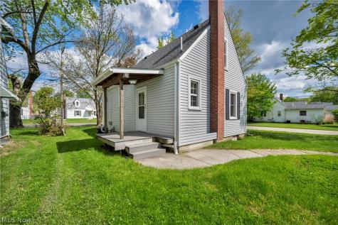 228 Sanford Street Ravenna OH 44266