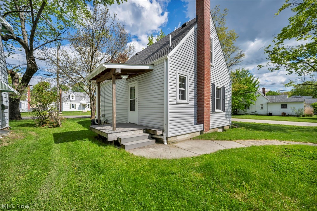 228 Sanford Street Ravenna OH 44266