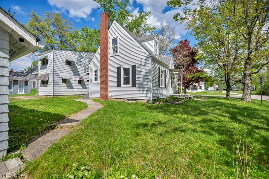 228 Sanford Street Ravenna OH 44266