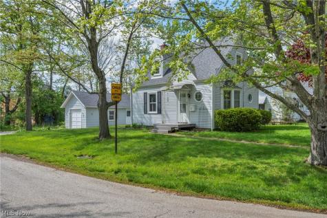 228 Sanford Street Ravenna OH 44266