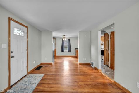 228 Sanford Street Ravenna OH 44266