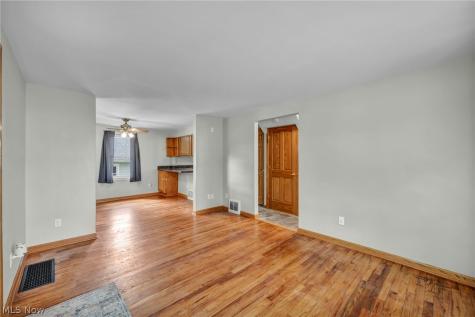 228 Sanford Street Ravenna OH 44266