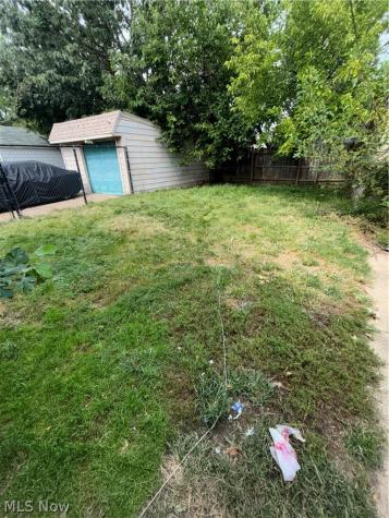 19507 Muskoka Avenue Euclid OH 44119