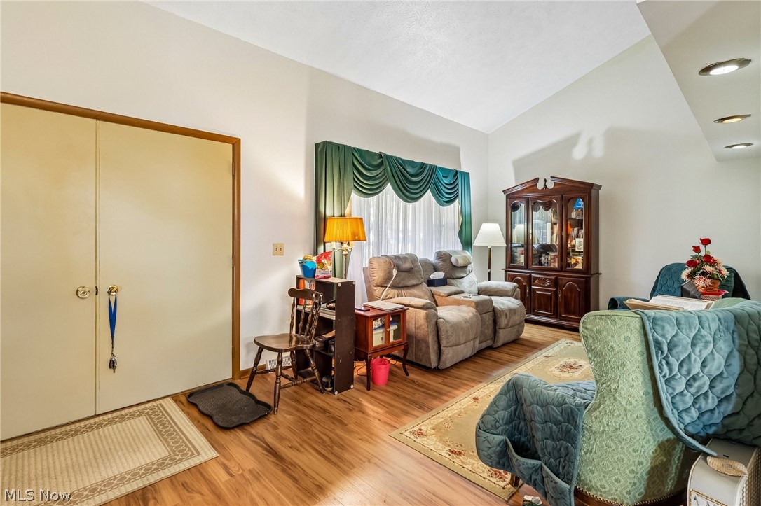 5654 Everett East Road Hubbard OH 44425
