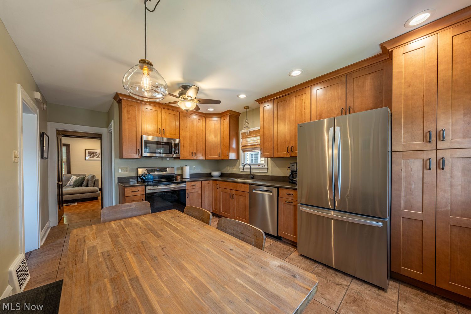 2137 Northland Avenue Lakewood OH 44107