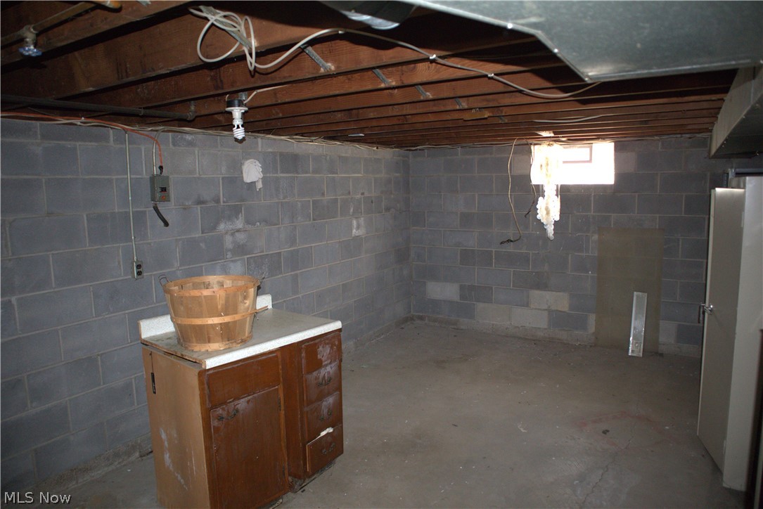 644 Southern Boulevard NW Warren OH 44485