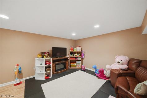 2354 Frederick Drive Cuyahoga Falls OH 44221