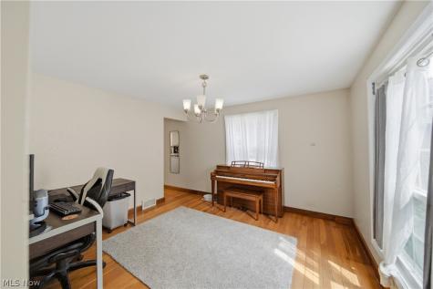 2354 Frederick Drive Cuyahoga Falls OH 44221