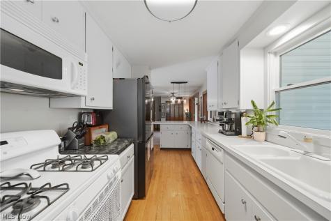 2354 Frederick Drive Cuyahoga Falls OH 44221