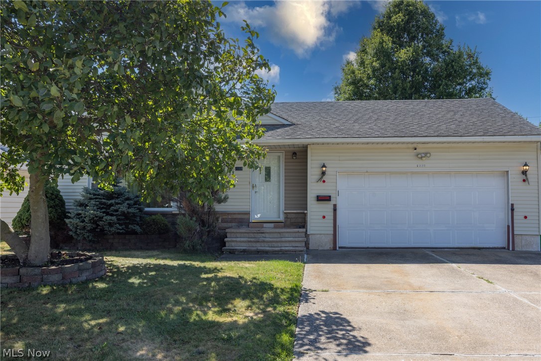 1668 Chelmsford Mayfield Heights OH 44124