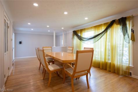 1668 Chelmsford Mayfield Heights OH 44124