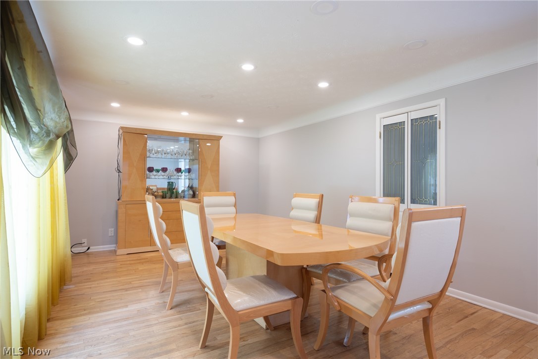1668 Chelmsford Mayfield Heights OH 44124