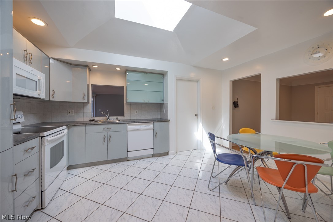 1668 Chelmsford Mayfield Heights OH 44124