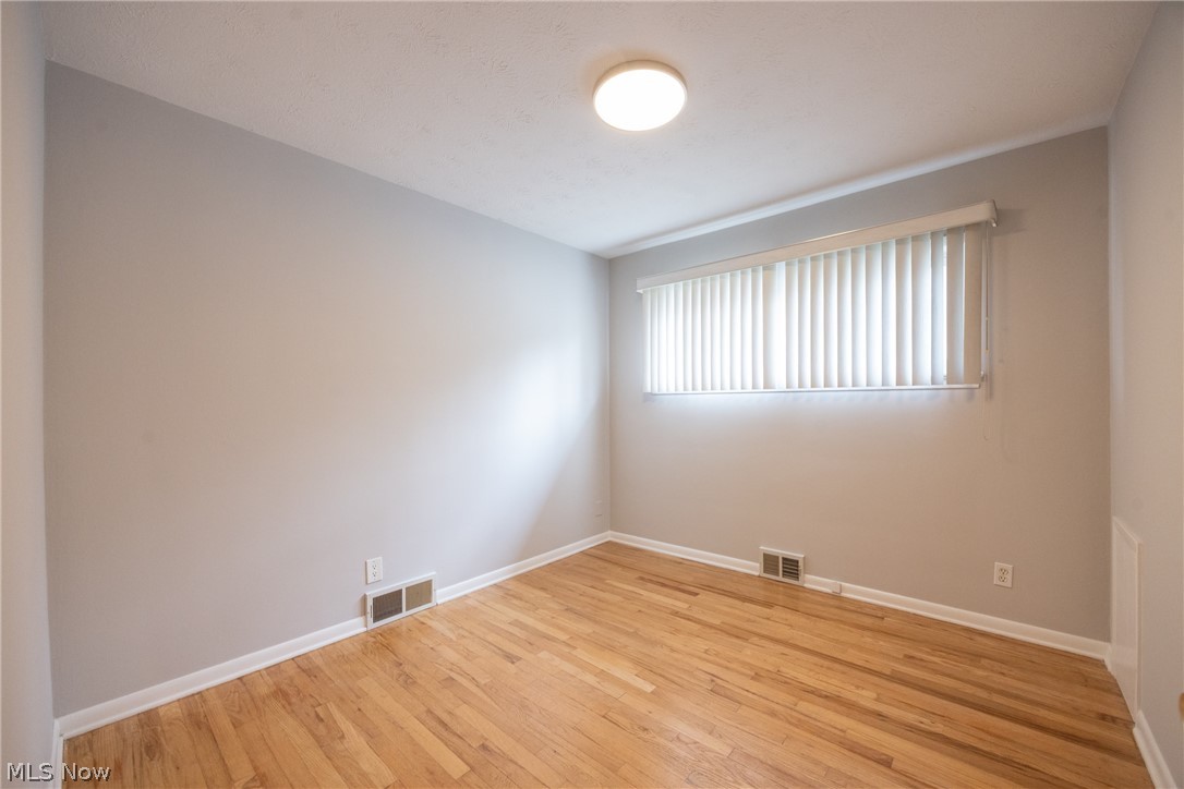 1668 Chelmsford Mayfield Heights OH 44124