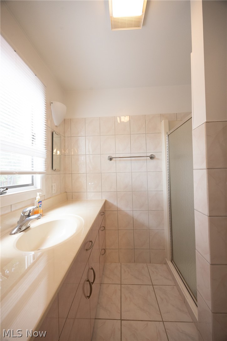 1668 Chelmsford Mayfield Heights OH 44124