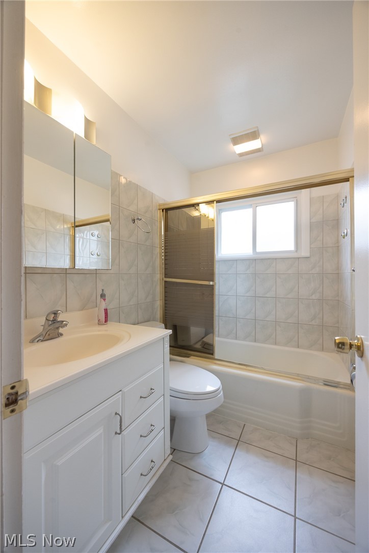 1668 Chelmsford Mayfield Heights OH 44124
