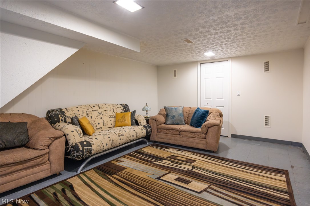 1668 Chelmsford Mayfield Heights OH 44124