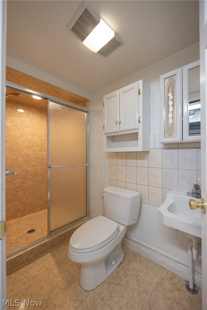 1668 Chelmsford Mayfield Heights OH 44124