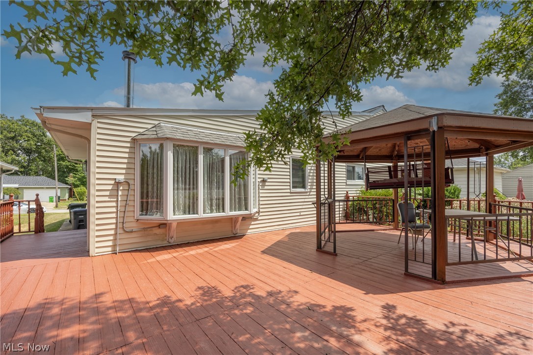 1668 Chelmsford Mayfield Heights OH 44124