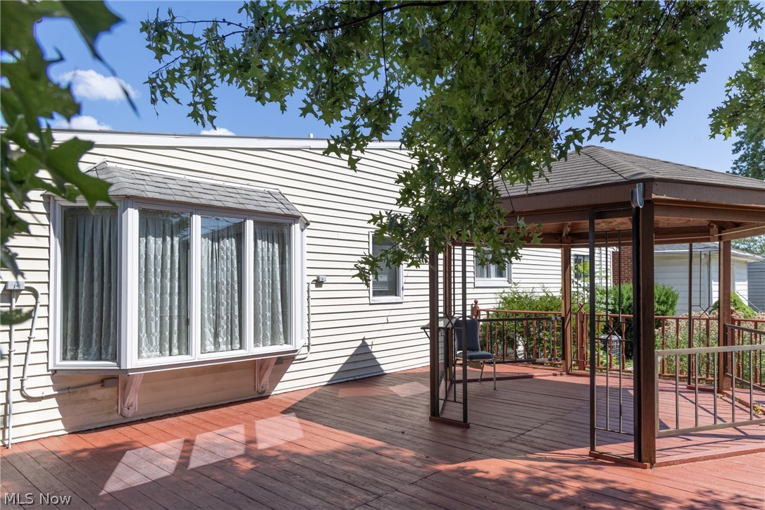 1668 Chelmsford Mayfield Heights OH 44124