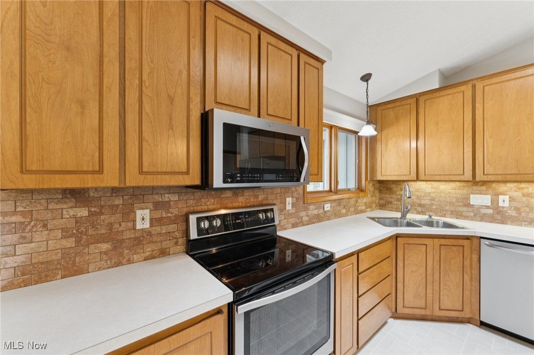 8863 Riverwood Drive North Ridgeville OH 44039