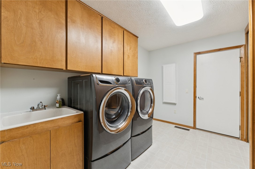 8863 Riverwood Drive North Ridgeville OH 44039