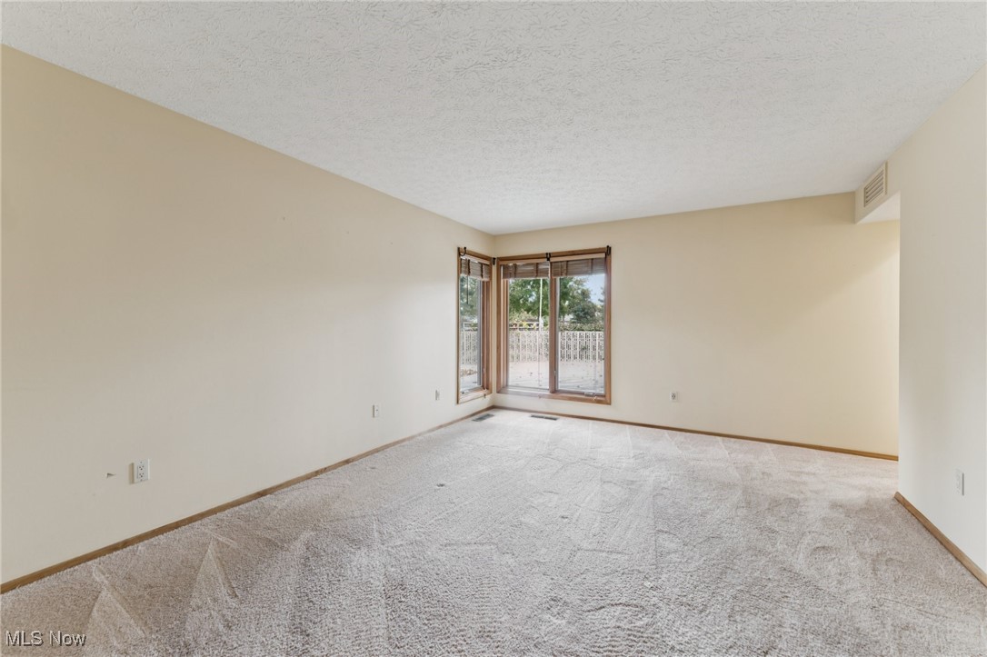 8863 Riverwood Drive North Ridgeville OH 44039