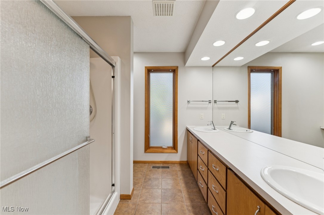 8863 Riverwood Drive North Ridgeville OH 44039