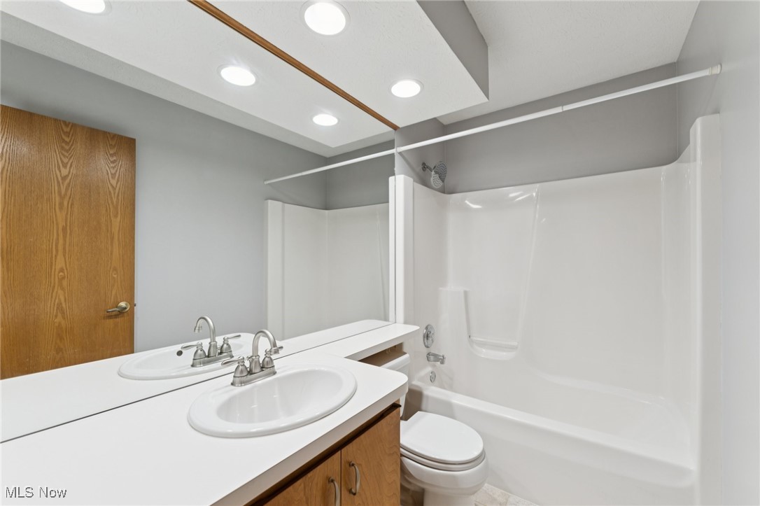 8863 Riverwood Drive North Ridgeville OH 44039