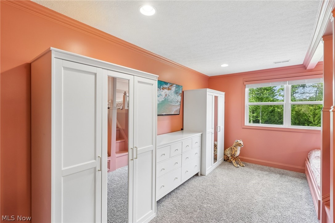 7930 Mcfarland Ridge Chagrin Falls OH 44023