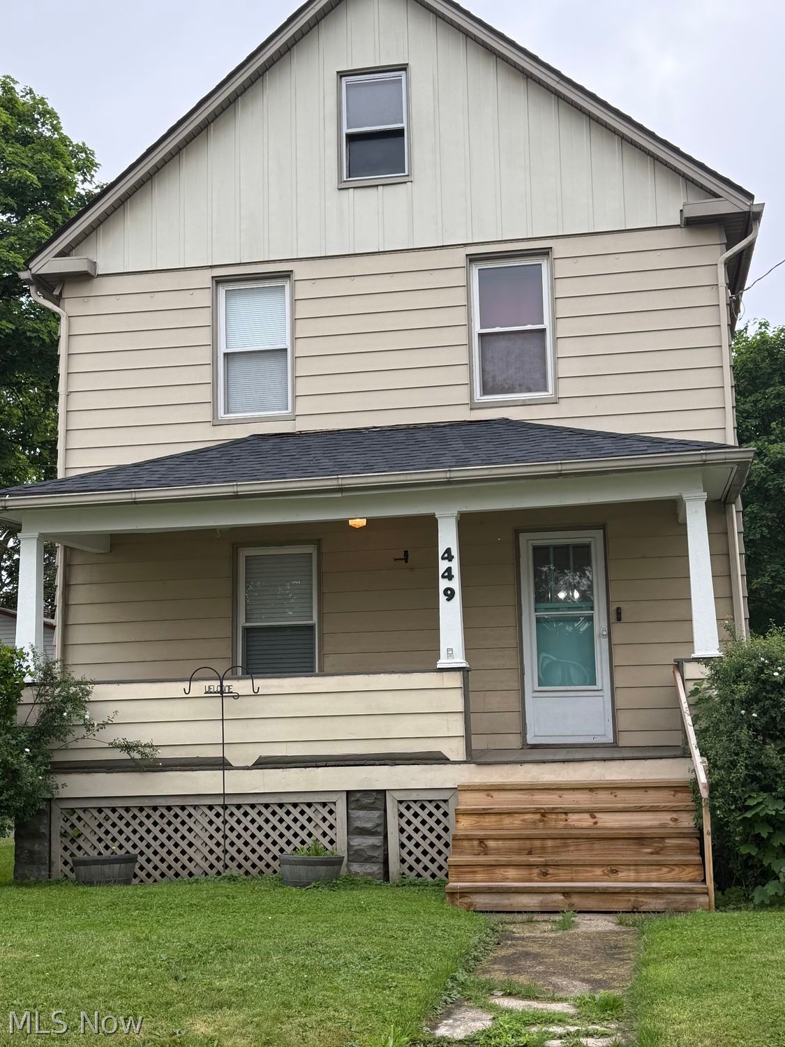 449 7th Street Struthers OH 44471