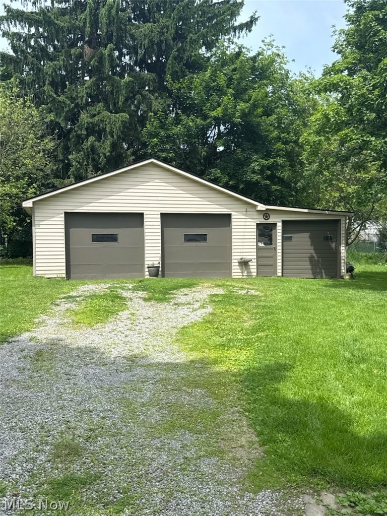 449 7th Street Struthers OH 44471