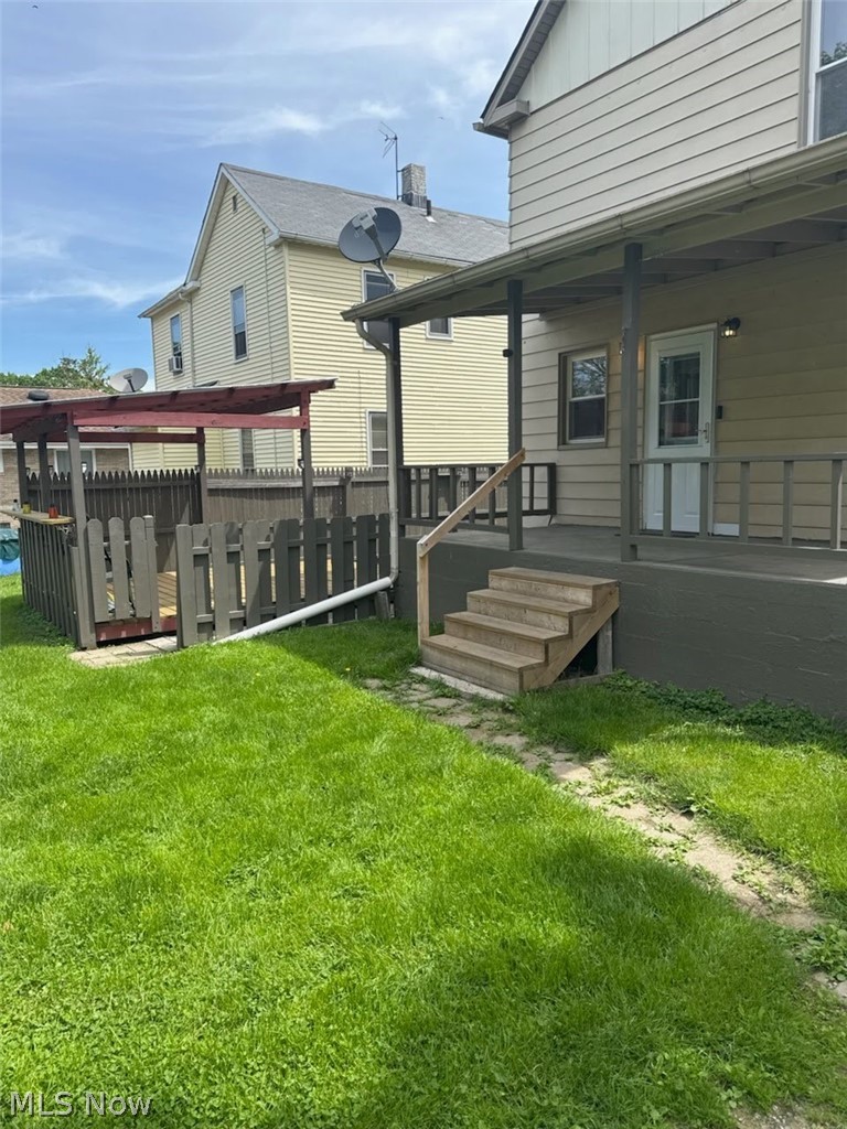 449 7th Street Struthers OH 44471