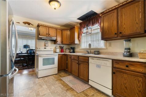 1734 Oberlin Court NW Canton OH 44703
